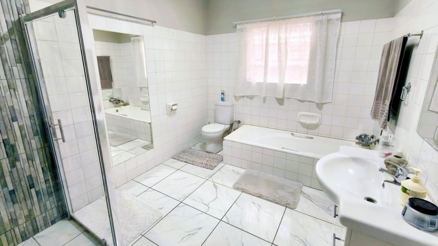 4 Bedroom Property for Sale in Potchefstroom South North West
